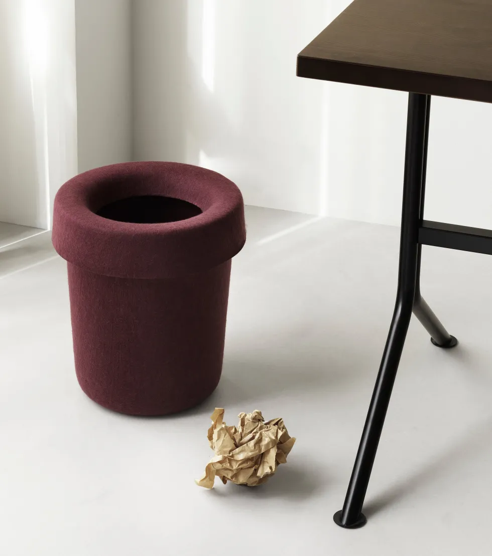 Poubelle en tissu recyclé bordeaux 31,6x36 cm Hide - Normann Copenhagen