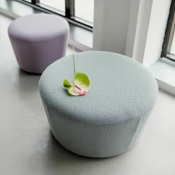Pouf en cuir noir Naïve - Emko