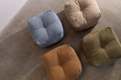 Pouf en velous strié crème 50x35cm Buddy - Karup