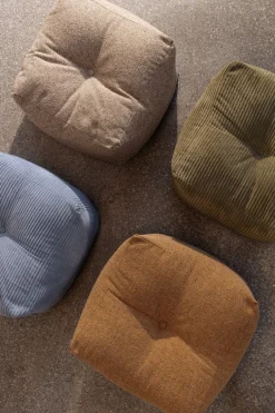 Pouf en velous strié crème 50x35cm Buddy - Karup