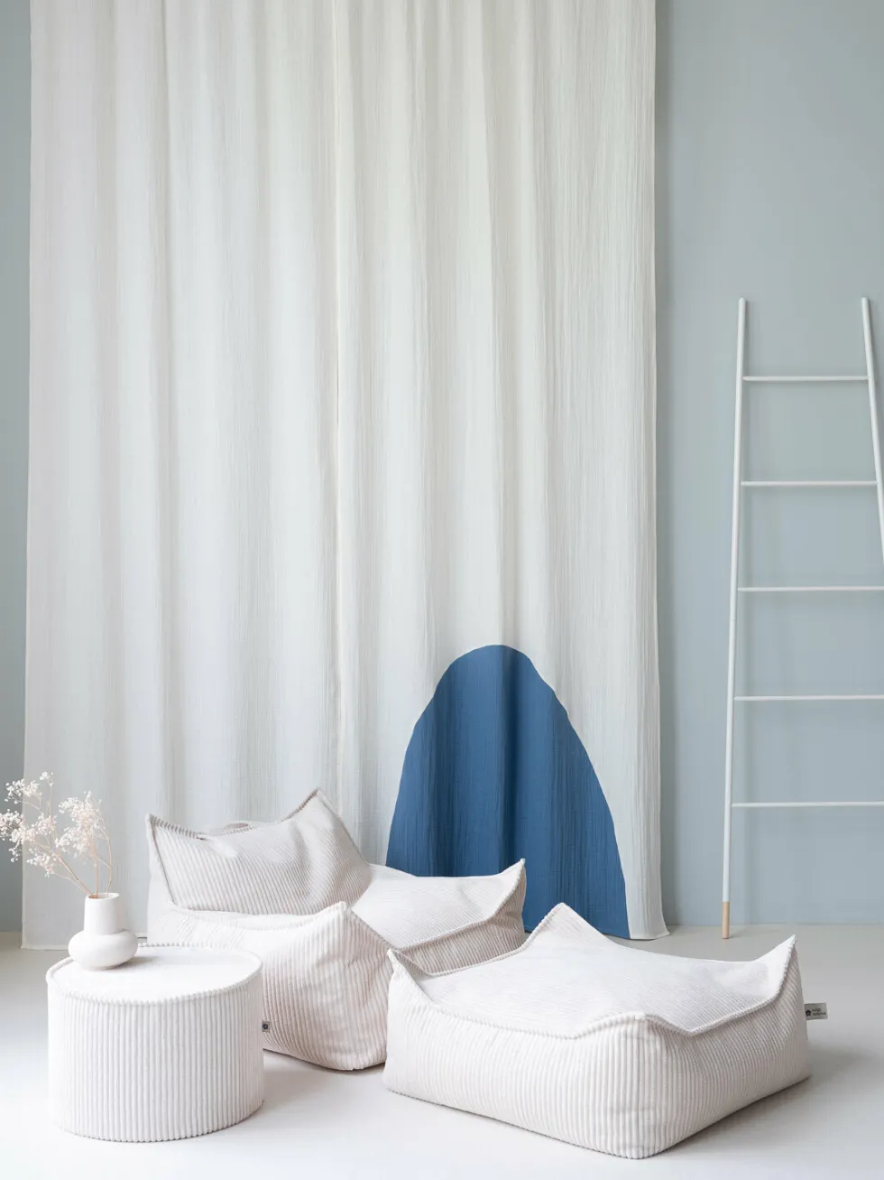 Pouf fauteuil en velours côtelé blanc marshmallow 80 x 70 cm - Wigiwama