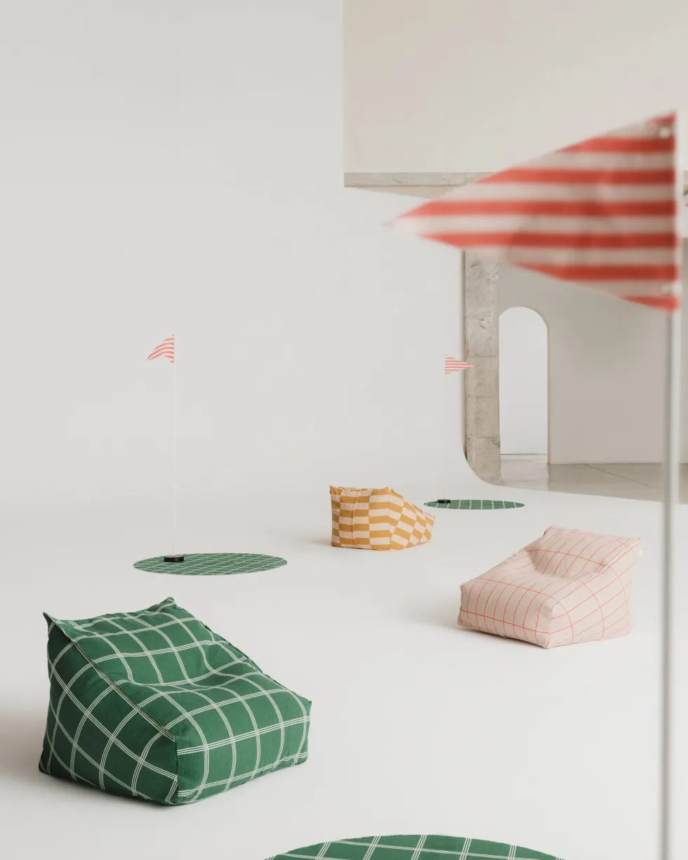 Pouf fauteuil pour enfant en coton bio à carreaux moutarde et beige 74x40x60cm Vibes - Nobodinoz