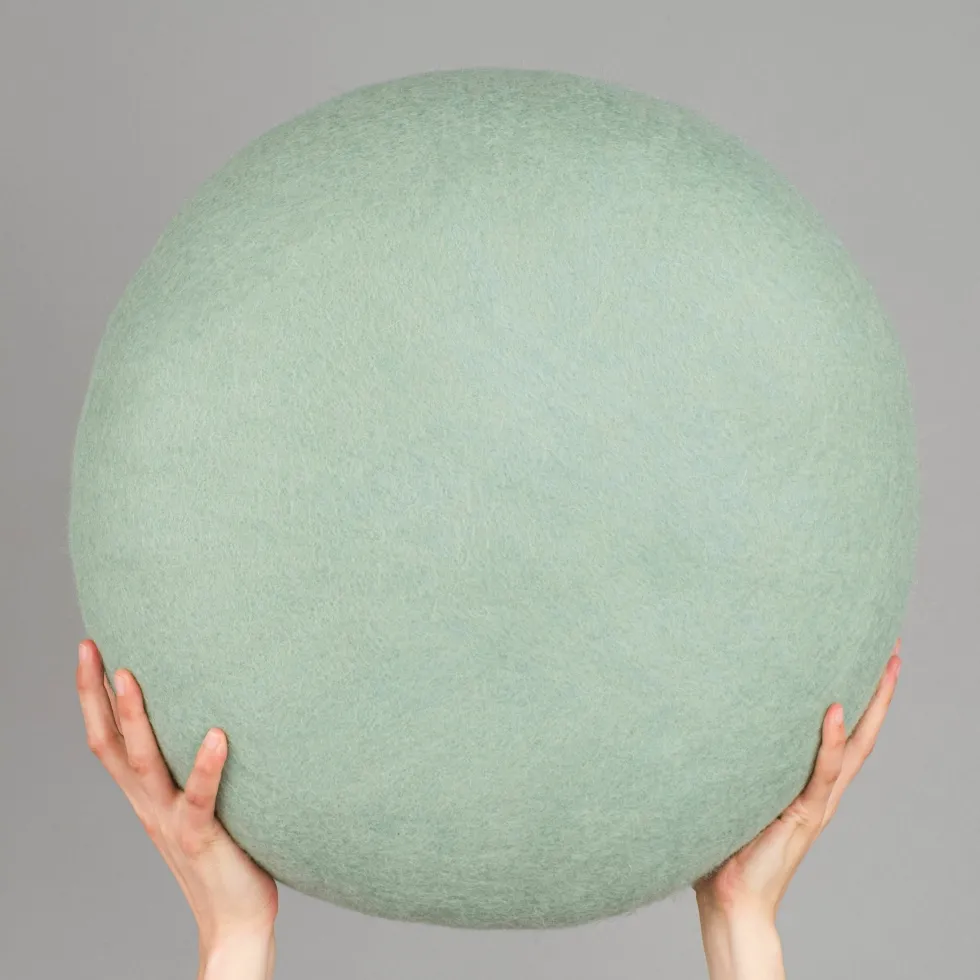 2 Poufs en laine corail et turquoise-gris Felix et Fine - myfelt