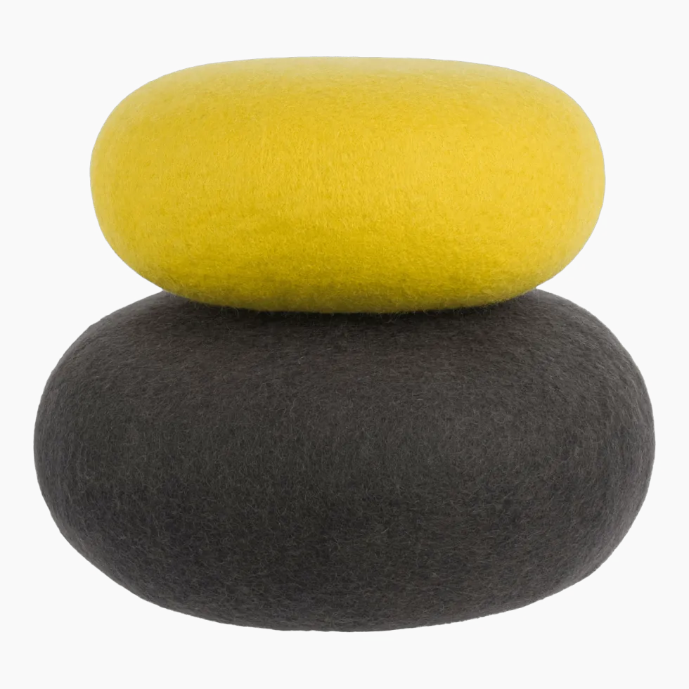 2 Poufs en laine vert-jaune et anthracite Kata et Kuno - myfelt