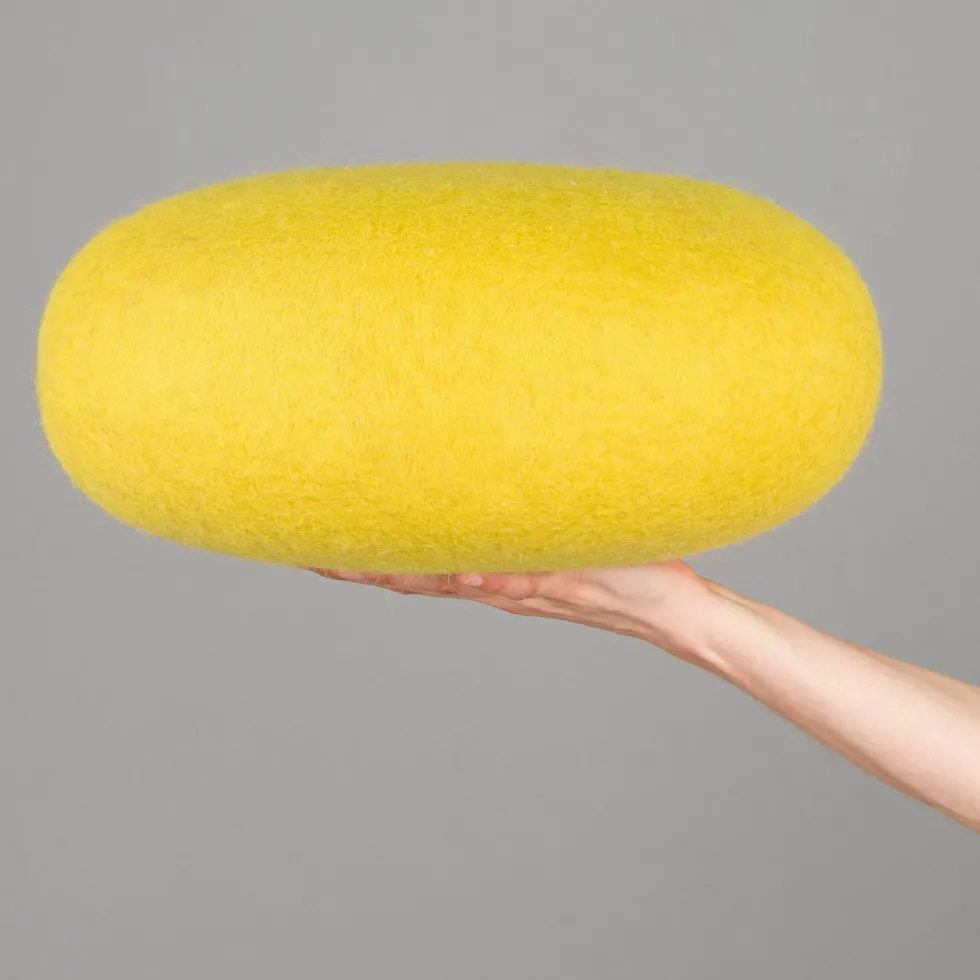 2 Poufs en laine vert-jaune et anthracite Kata et Kuno - myfelt