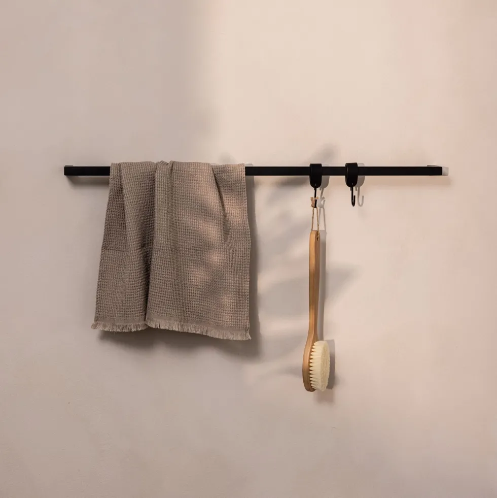 Rail à serviettes carré en acier noir 105cm Vana - Metallbude