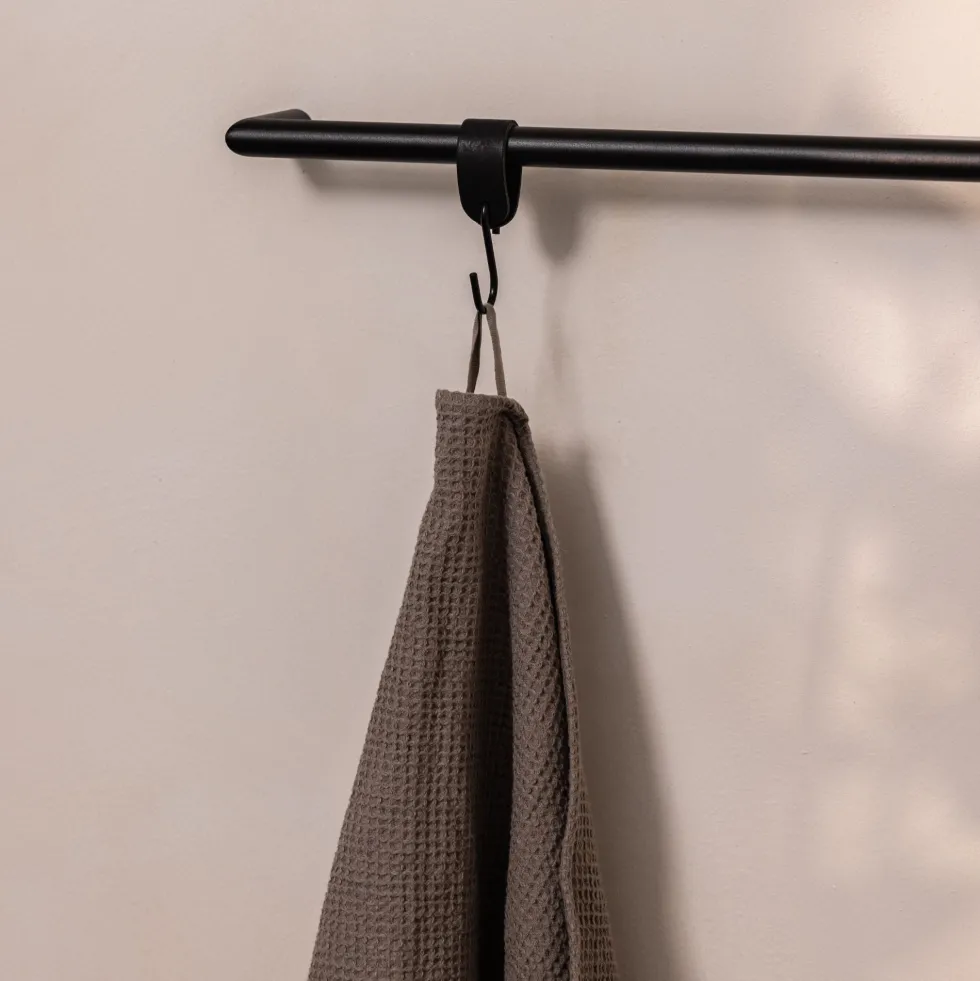 Rail à serviettes rond en acier noir 105cm Vana - Metallbude