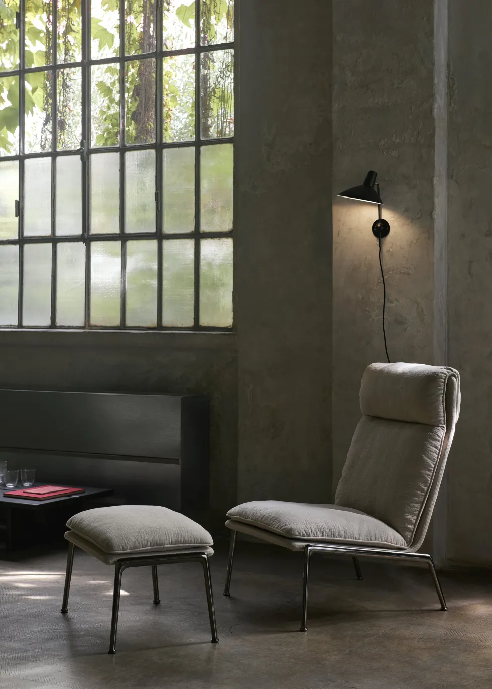 Repose-pieds en tissu beige et acier noir Muno LN20 - &tradition