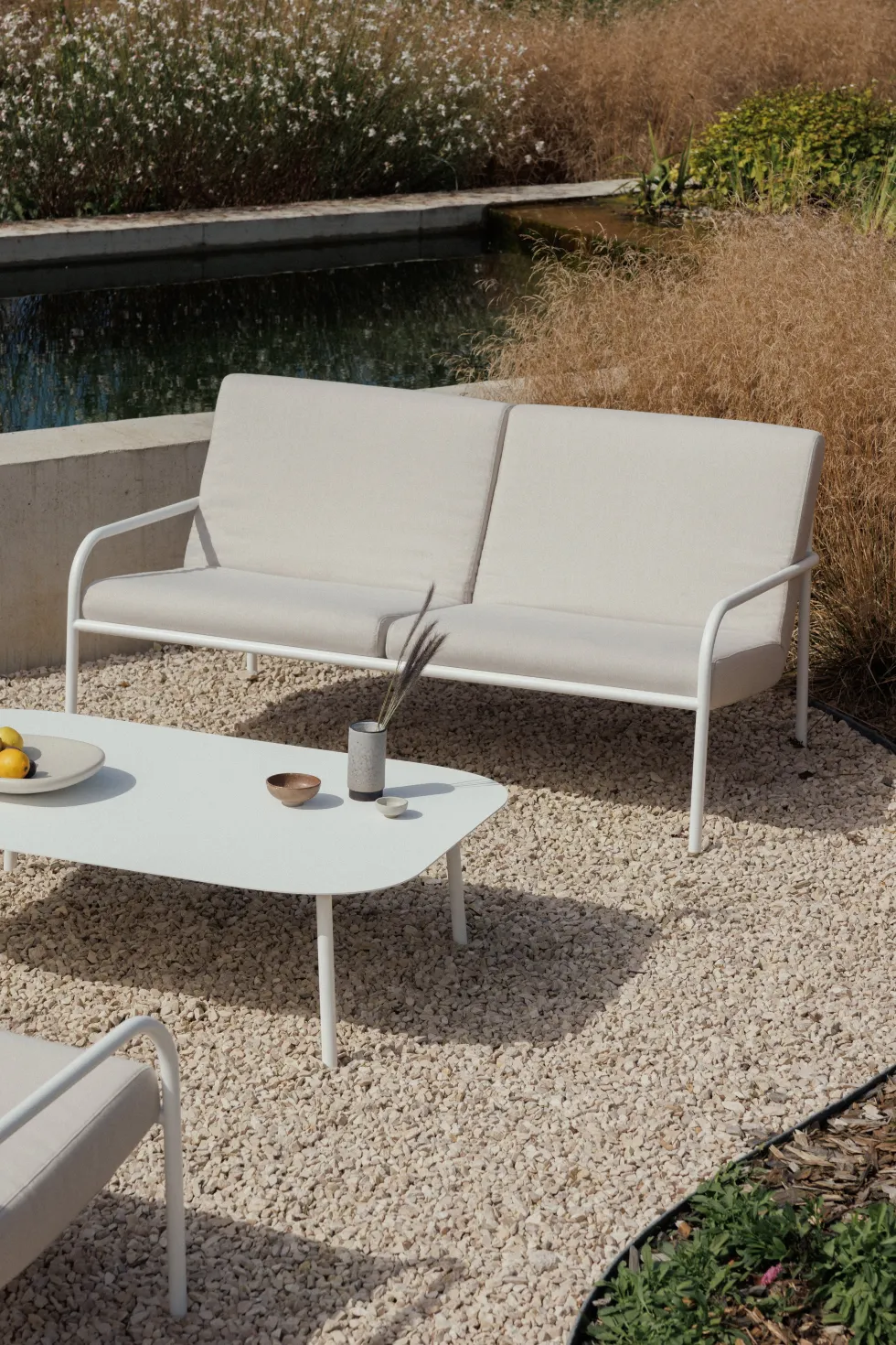 Salon de jardin 4 éléments en acier blanc et assise sable - Metallbude