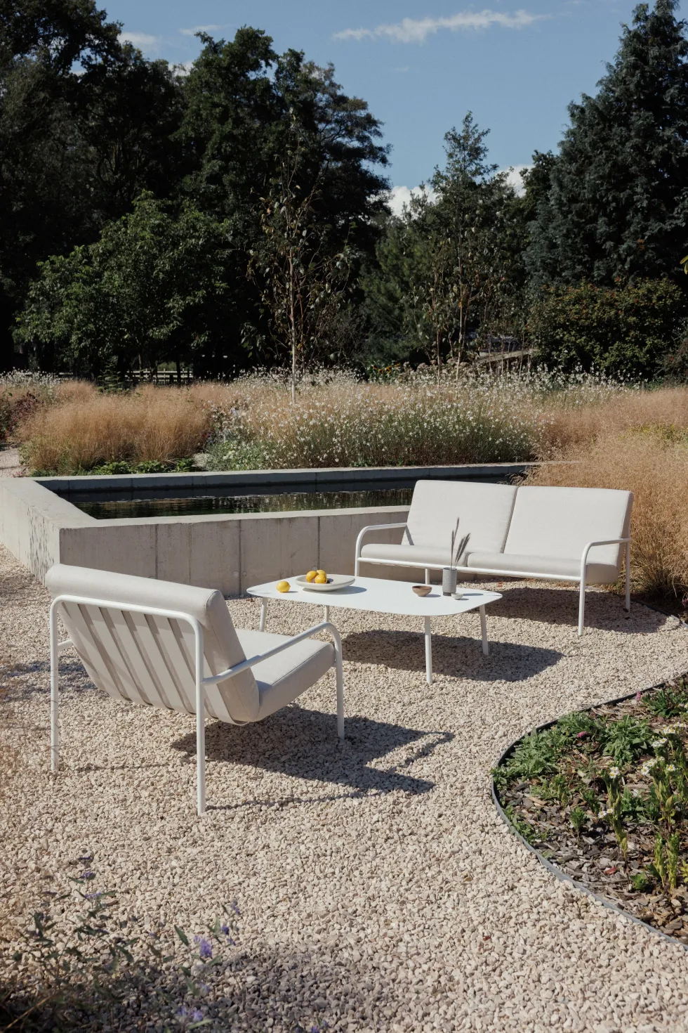 Salon de jardin 4 éléments en acier blanc et assise sable - Metallbude