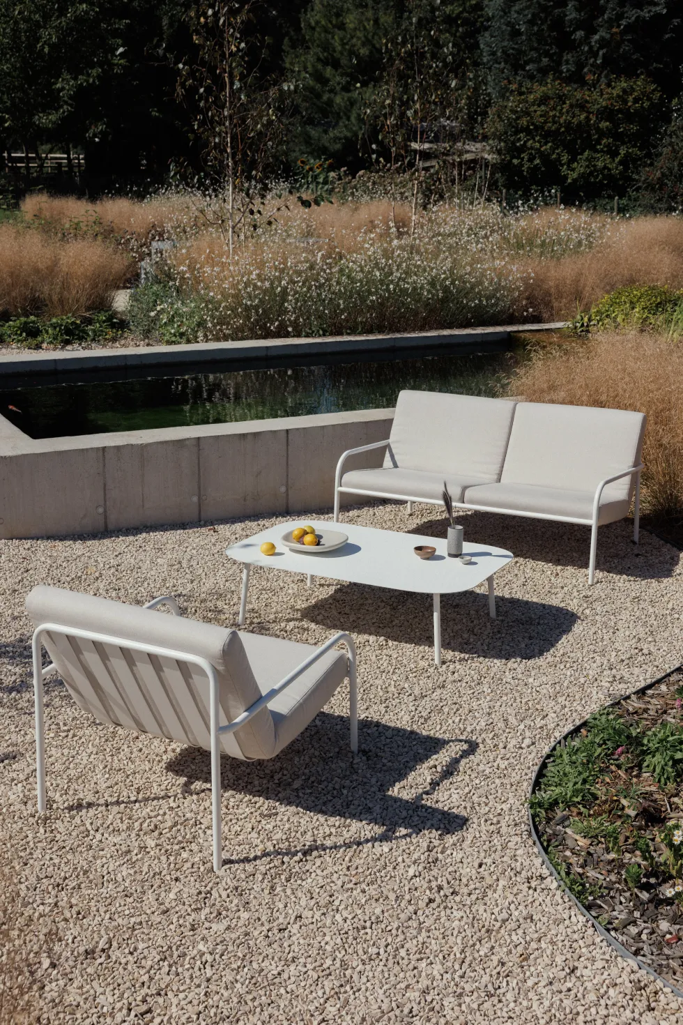 Salon de jardin 4 éléments en acier blanc et assise sable - Metallbude
