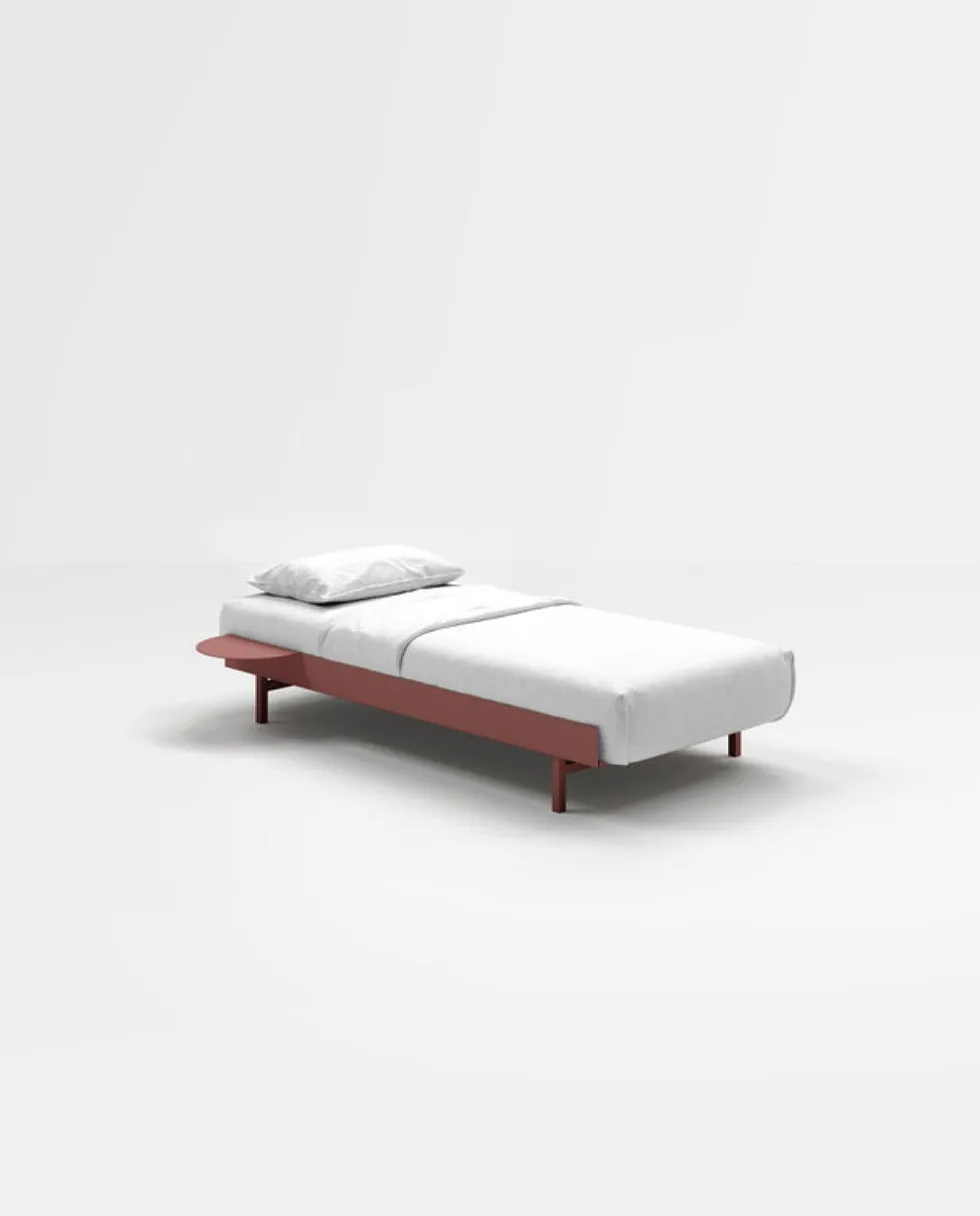 Sommier avec lattes en acier rose avec table de chevet 90cm - Moebe
