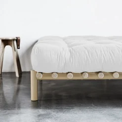 Sommier en bois clair et matelas Comfort naturel 140x200 Pace - Karup Design