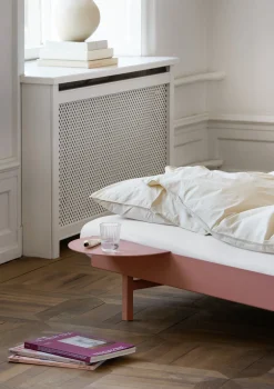 Sommier extensible en acier rose avec lattes 180cm et tables de chevet - Moebe