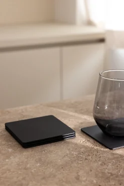 4 sous verres carrés en acier noir 10x2cm Kiva - Metallbude
