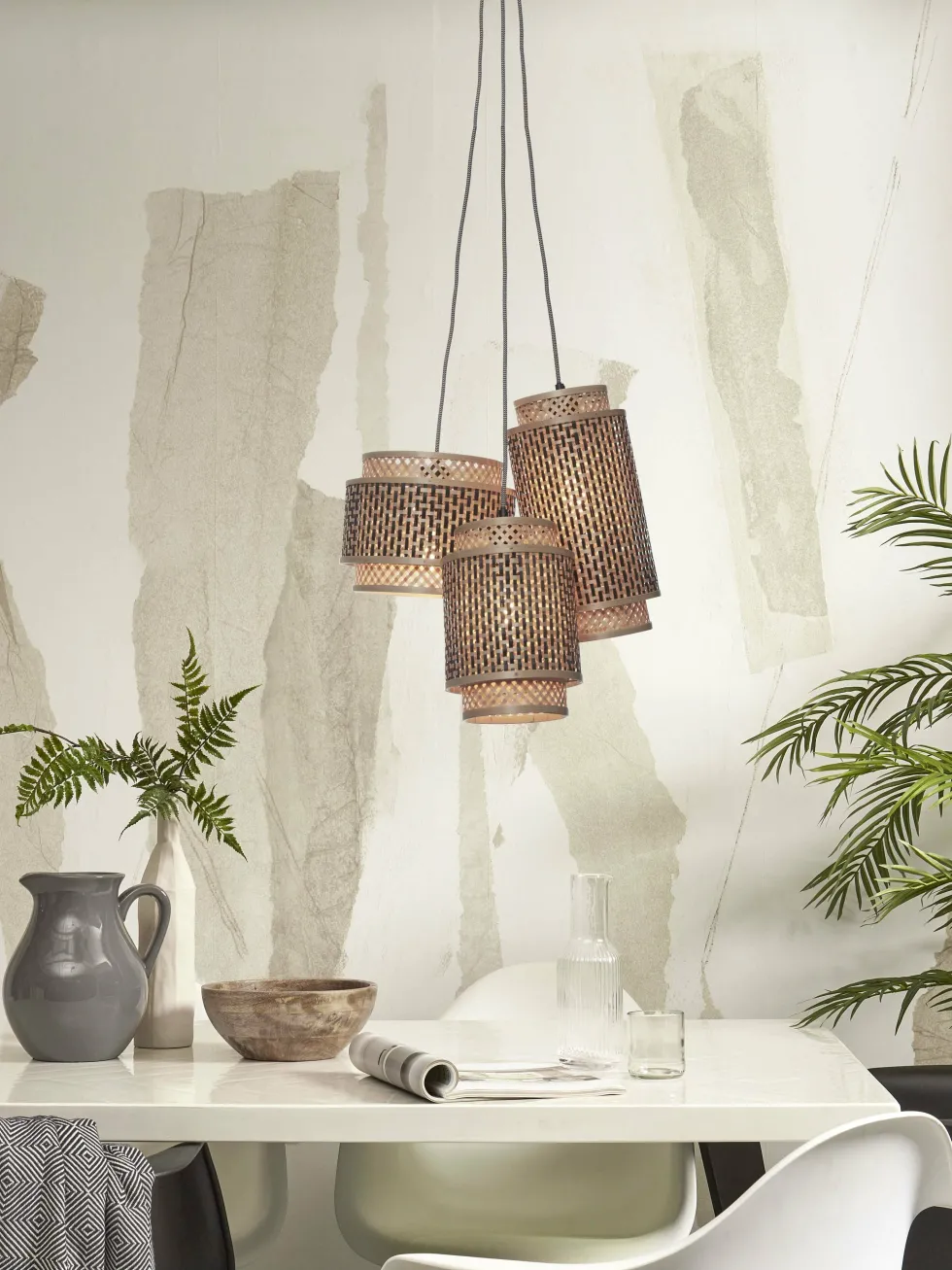 Suspension avec 3 abat-jours en bambou noir et naturel 20x35 cm Bhoutan - Good & Mojo