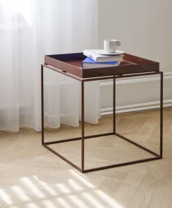 Table basse carrée en métal chocolat 40 x 40 x 44 cm Tray - HAY