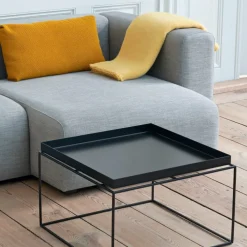 Table basse carrée en métal noir 40 x 40 x 44 cm Tray - HAY