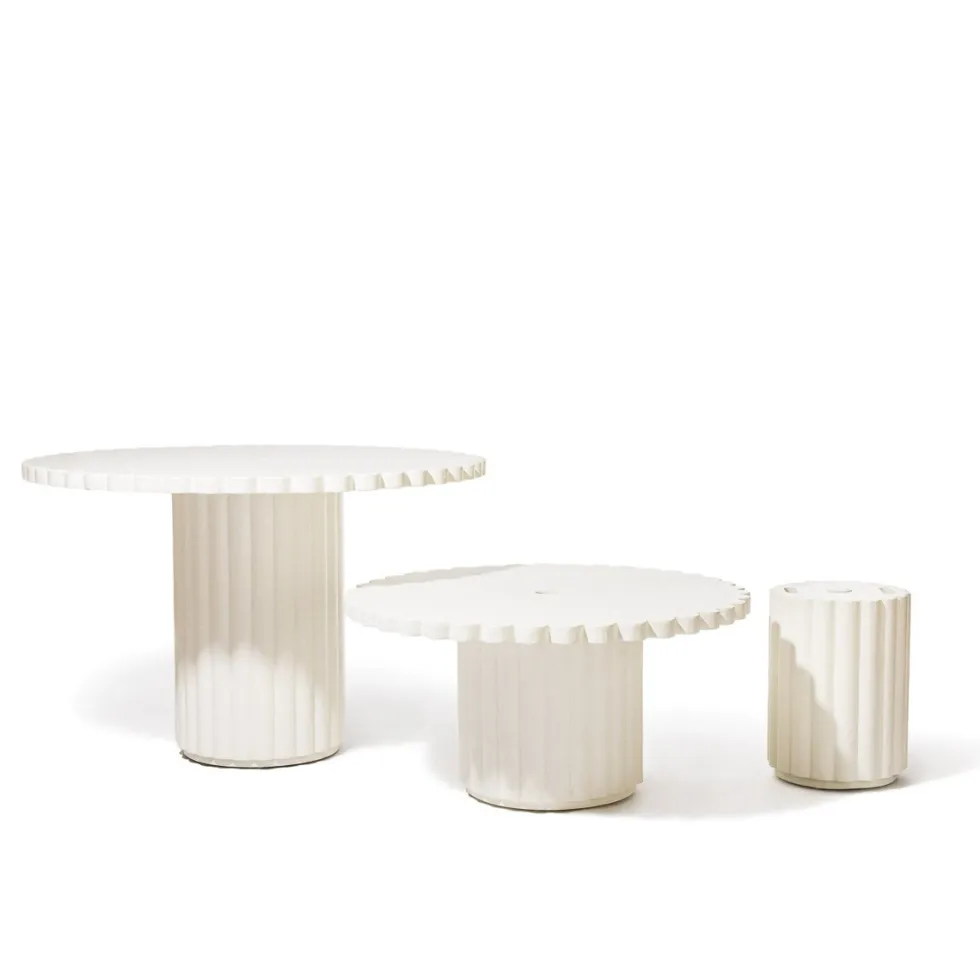 Table basse de jardin ronde en béton blanc antique 95cm Daisy - Business & Pleasure
