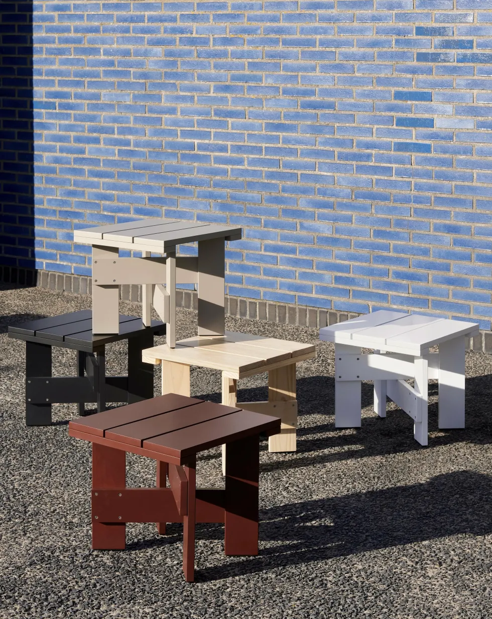 Table basse d'extérieur en pin noire Crate - Hay