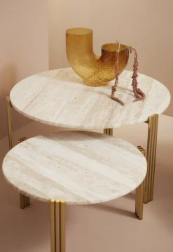 Table basse en acier doré et travertin sable 35 x 60 cm Tribus - AYTM