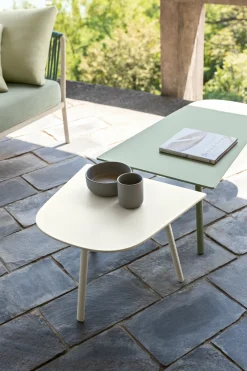 Table basse en aluminium blanc crème 56 x 38 cm Mosaiko - Fast Spa