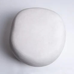 Table basse en fibre d'argile blanche 48x46X35,5cm Pebble - Pomax