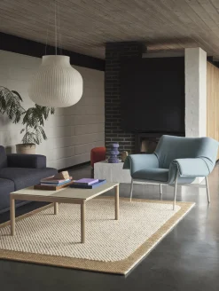 Table basse en grès beige sable wavy et chêne foncé 85 x 120 cm Couple - Muuto