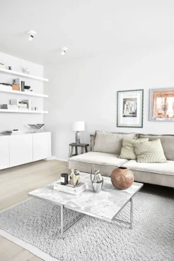 Table basse en marbre blanc et piètements en acier inoxydable Coffee 90 - Handvärk