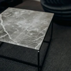 Table basse en marbre gris Form-A - Un’common