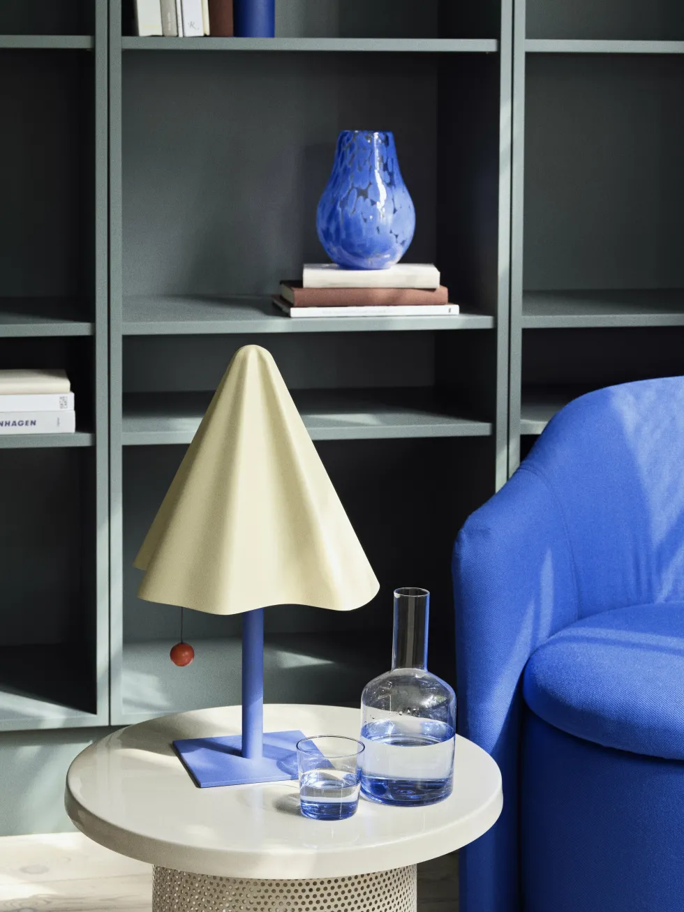 Table basse en métal émaillé blanc crème 50 x 36 cm Tulina - Broste Copenhagen