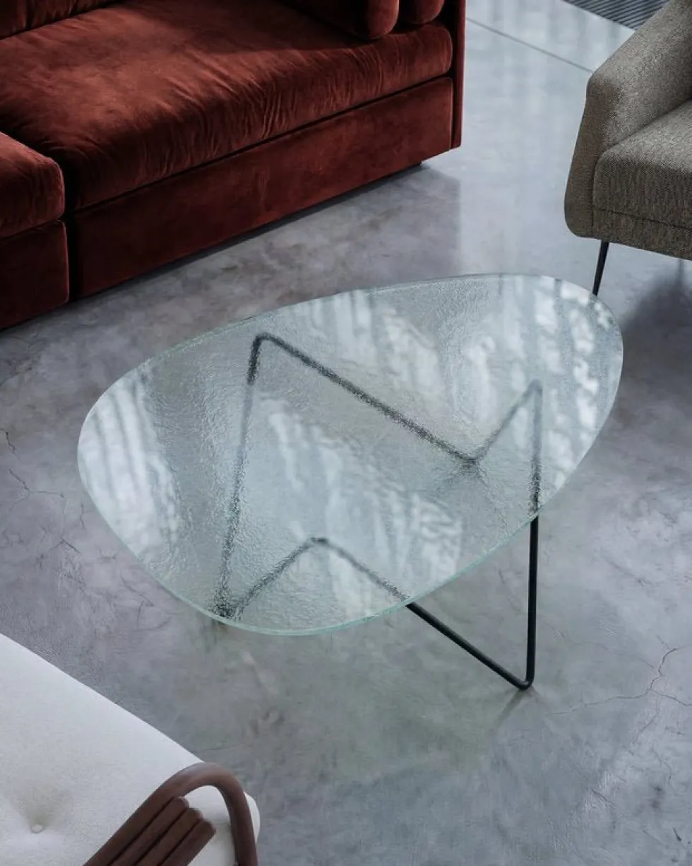 Table basse en verre structuré transparent et acier noir mat 106cm Pedrera - Gubi