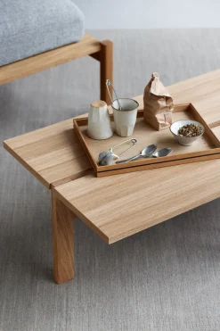 Table basse rectangulaire en chêne vernis naturel 115x50x30cm - Moebe