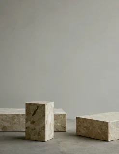 Table basse rectangulaire en marbre sable 100 x 60 cm Plinth Low - Audo