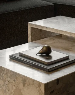 Table basse rectangulaire en marbre sable 100 x 60 cm Plinth Low - Audo