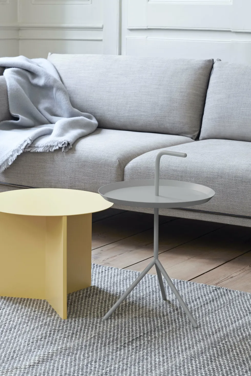 Table basse ronde en acier jaune Slit - HAY