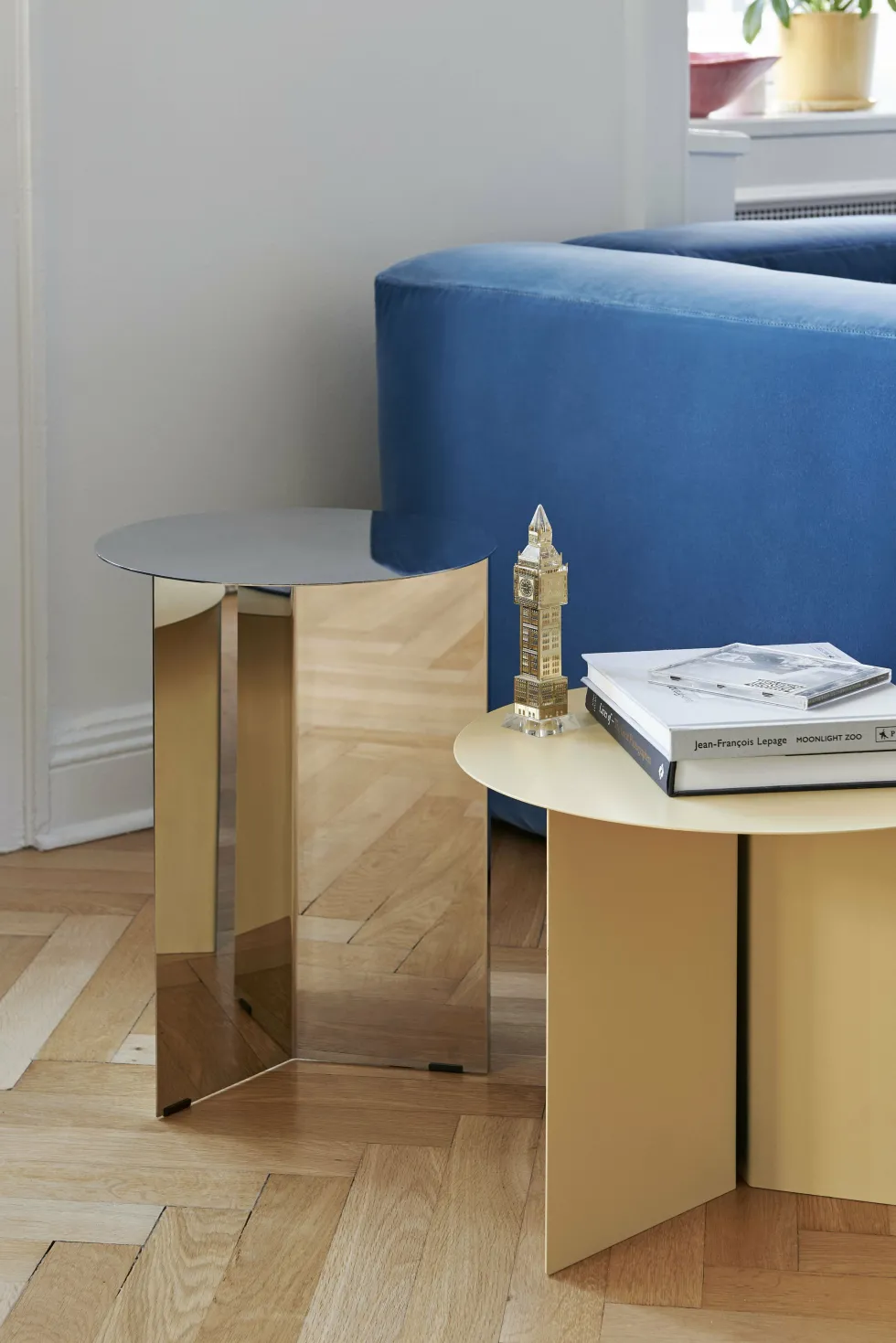 Table basse ronde en acier jaune Slit - HAY