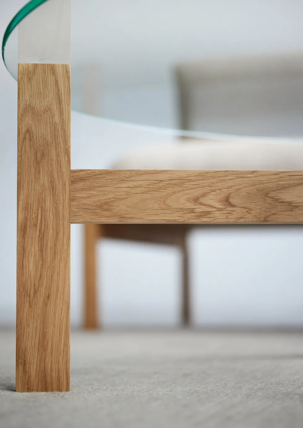 Table basse ronde en bois de chêne et verre 88cm - Moebe
