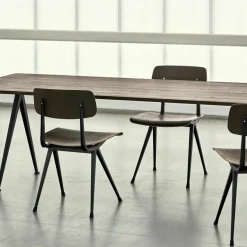 Table 190 cm en chêne massif fumé et acier noir Pyramid 02 - HAY