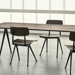 Table 300 cm en chêne massif solide fumé et acier noir Pyramid 02 - HAY