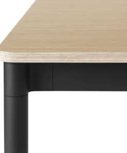 Table 140 cm en chêne piétement noir Base - Muuto