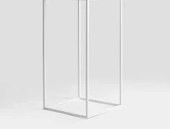 Table d'appoint carrée blanche en métal Tensio - Custom Form