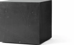 Table d'appoint cube en marbre noir Plinth Cubic - Audo