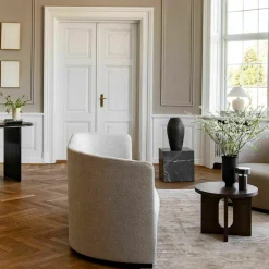 Table d'appoint cube en marbre noir Plinth Cubic - Audo