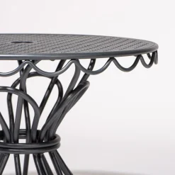Table d'appoint de jardin ronde en métal noir antique 65cm The Al Fresco - Business & Pleasure