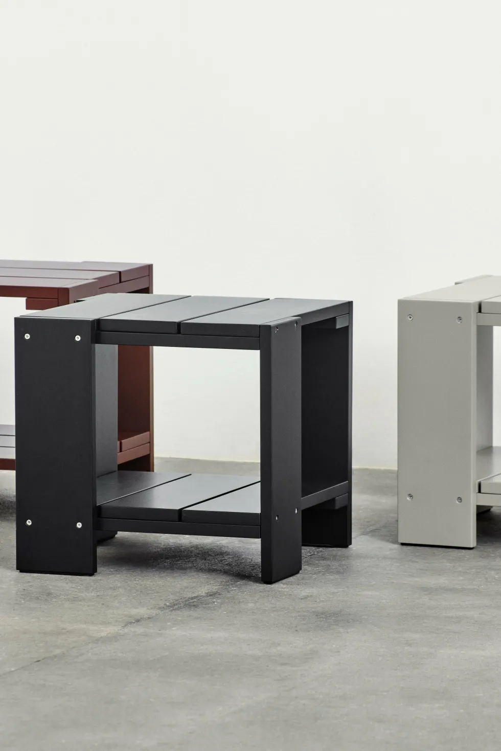 Table d'appoint d'extérieur en pin noire Crate - Hay
