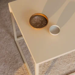 Table d'appoint en acier beige cashew 40x40cm Soli X - Metallbude