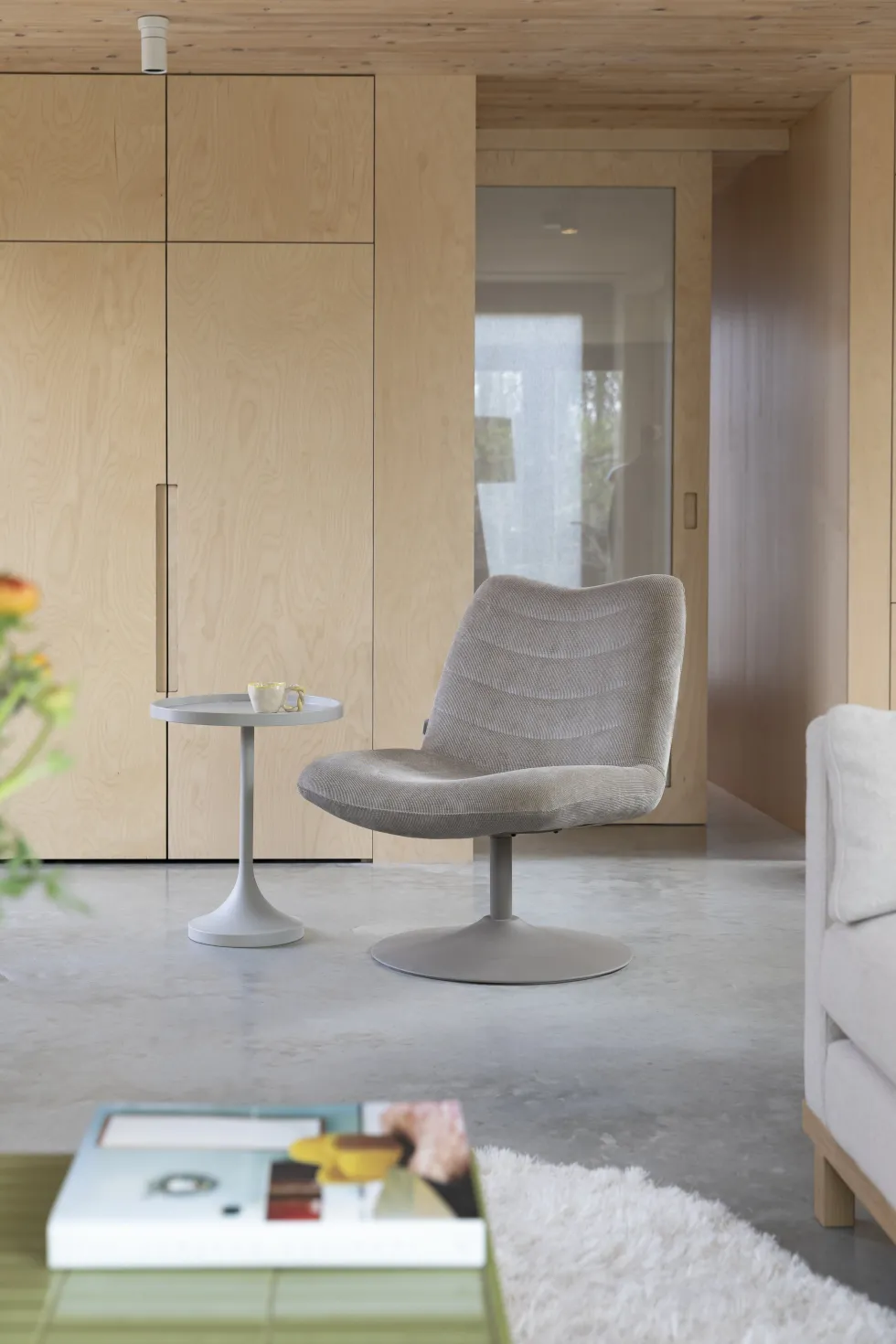 Table d'appoint en acier beige 46x56cm Jason - Zuiver