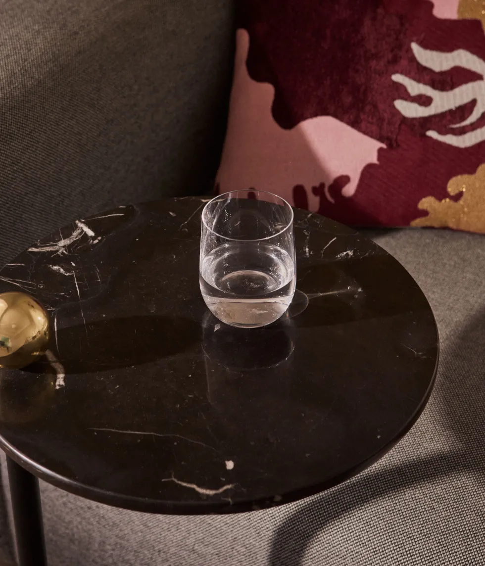 Table d'appoint en acier et travertin noir 40x60cm Castellum - AYTM