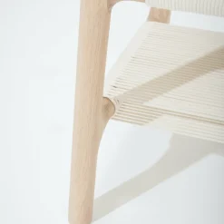 Table d'appoint en chêne blanchi huilé et verre trempé gris Fawn - Gazzda